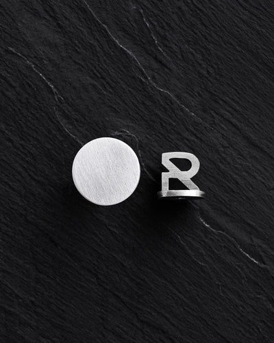Orecchino singolo in argento PUNKT