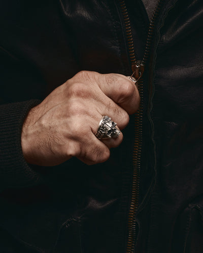 Anello in argento TESCHIO IN CORONA