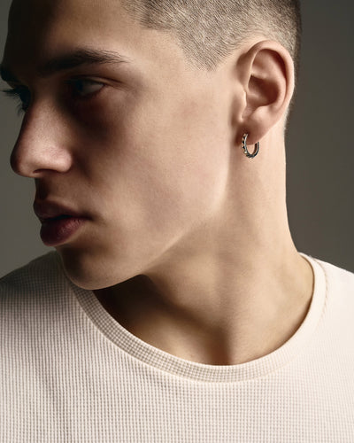 Einzelner Ohrring aus 14-karätigem Weißgold HARD