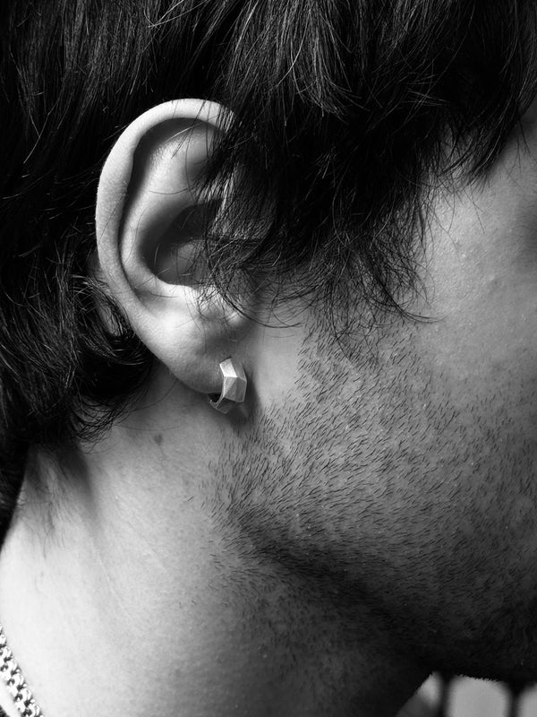 Orecchino singolo in argento FACETS