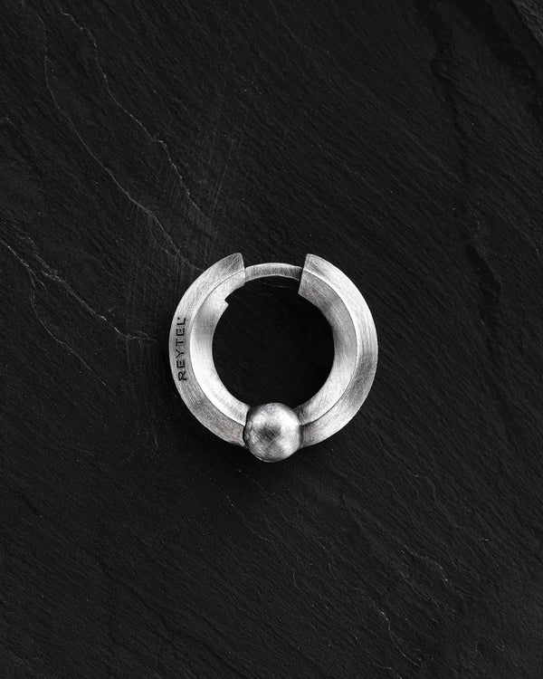 Orecchino singolo in argento AVENIR