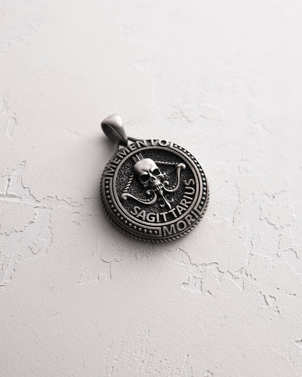Silberanhänger Sternzeichen - SCHÜTZE. MEMENTO MORI