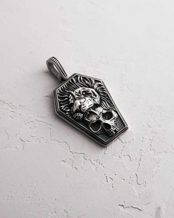 Stříbrný přívěsek MEMENTO MORI