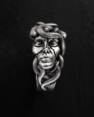 Anello in argento PATRONA MEDUSA