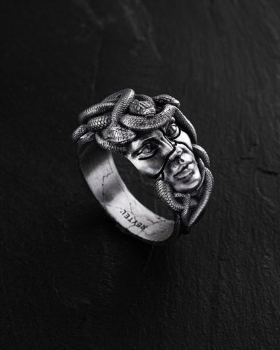 Anello in argento PATRONA MEDUSA