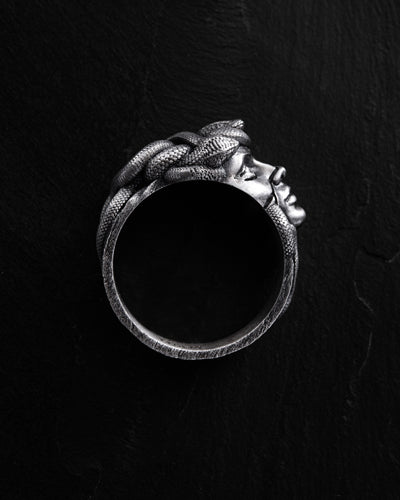Anello in argento PATRONA MEDUSA