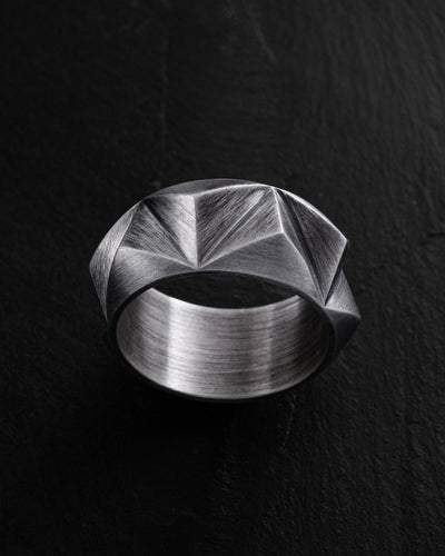 Anello in argento TRIEDRE