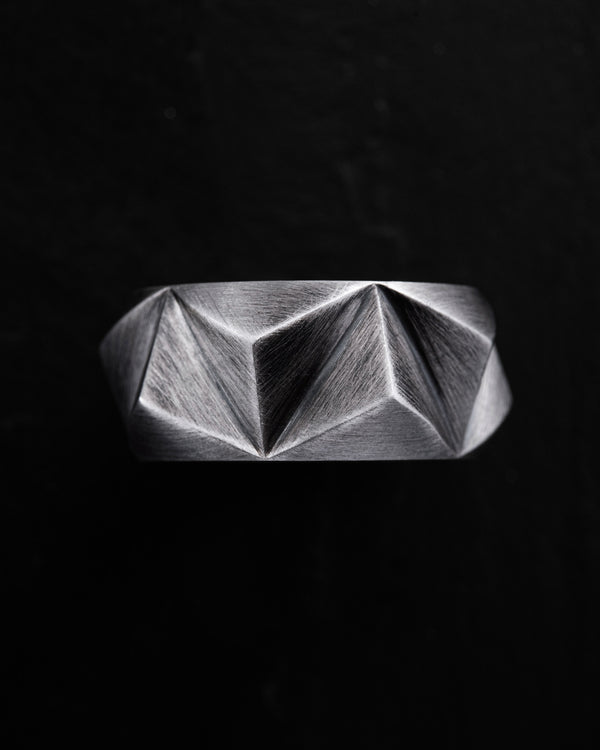 Anello in argento TRIEDRE
