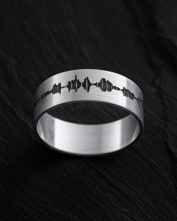 Anello in argento INCISIONE ONDA SONORA
