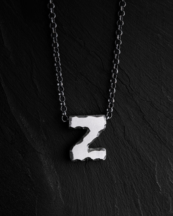 Ciondolo con lettera Z su catena