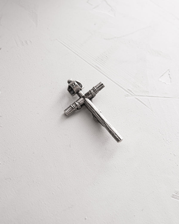 Croix d'argent de la Crucifixion de Jésus-Christ. Mini INRI