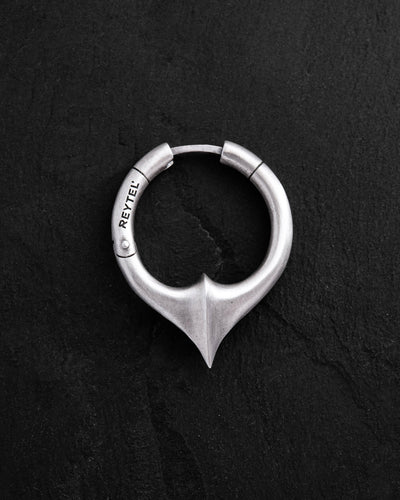 Orecchino singolo in argento REBELLION
