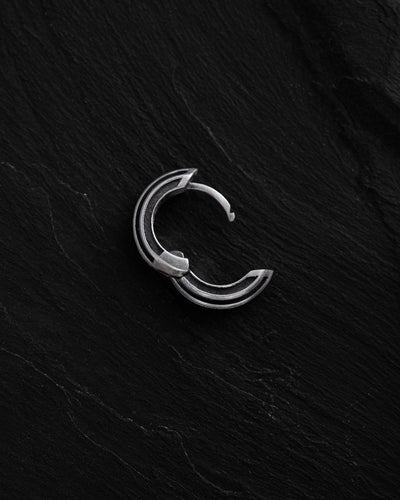 Orecchino in argento - anello FOCUS