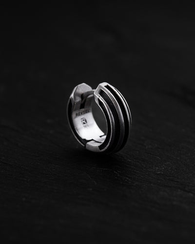 Orecchino in argento - anello FOCUS