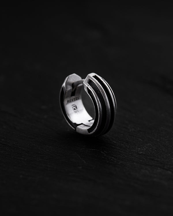 Silberner Ohrring - Ring FOCUS