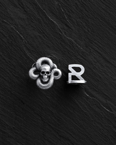 Orecchino singolo in argento MORTE SERPENS