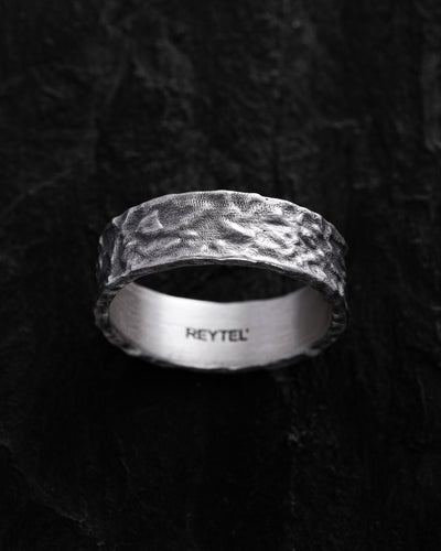 Anello in argento RILIEVO