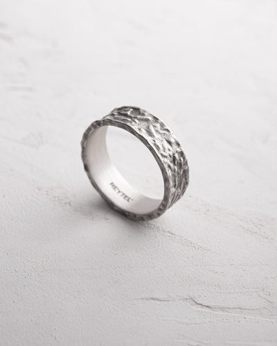 Anello in argento RILIEVO