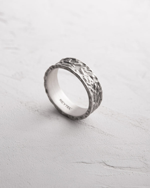 Anello in argento RILIEVO