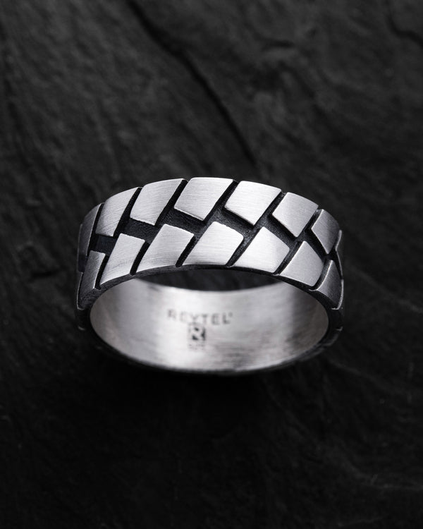 Silver ring ROUTE