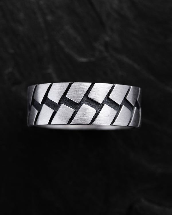 Silver ring ROUTE