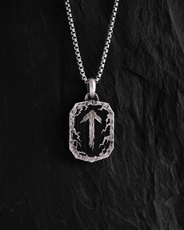 Stříbrný přívěsek RUNE TALISMAN – TIWAZ s ebenem