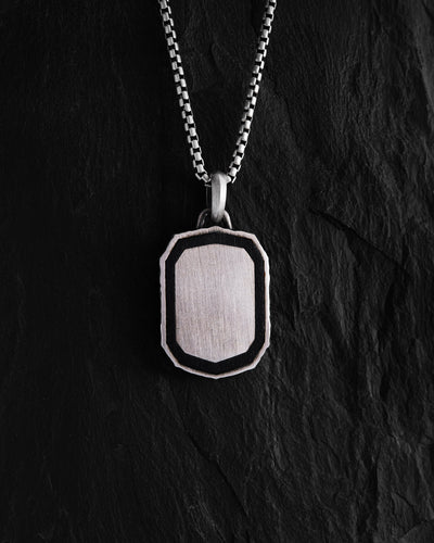 Ciondolo in argento TALISMANO DELLE RUNE – TIWAZ con ebano