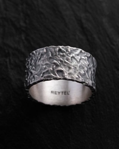 Anello in argento RILIEVO