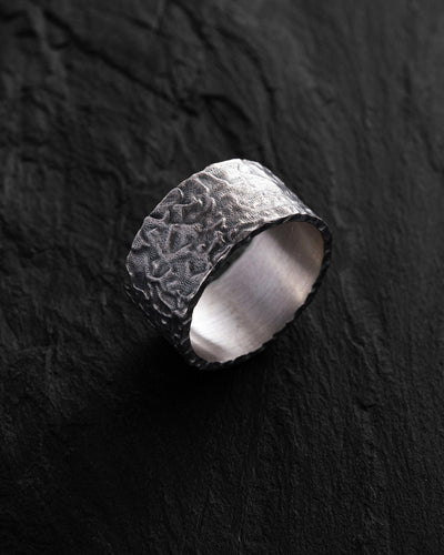 Anello in argento RILIEVO