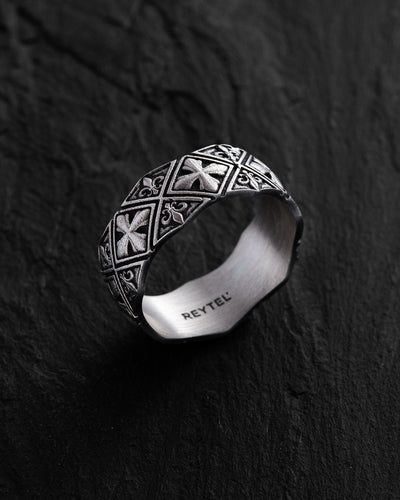Anello in argento CROCE DI MALTESE e FLEUR DE LIS