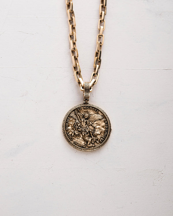 Ciondolo ST. ARCANGELO MICHELE: PREGHIERA (oro giallo 14k)