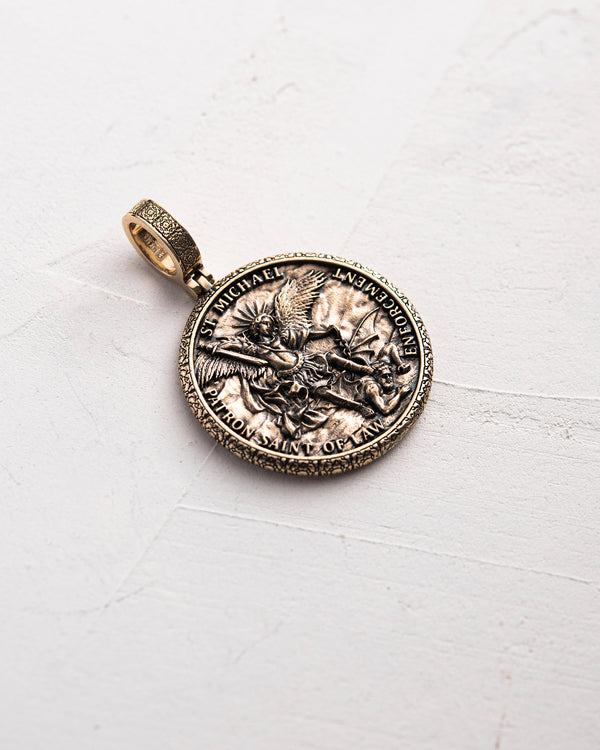 Ciondolo ST. ARCANGELO MICHELE: PREGHIERA (oro giallo 14k)