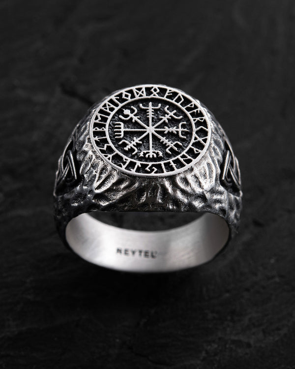 Bague en argent VEGVISIR. RUNES