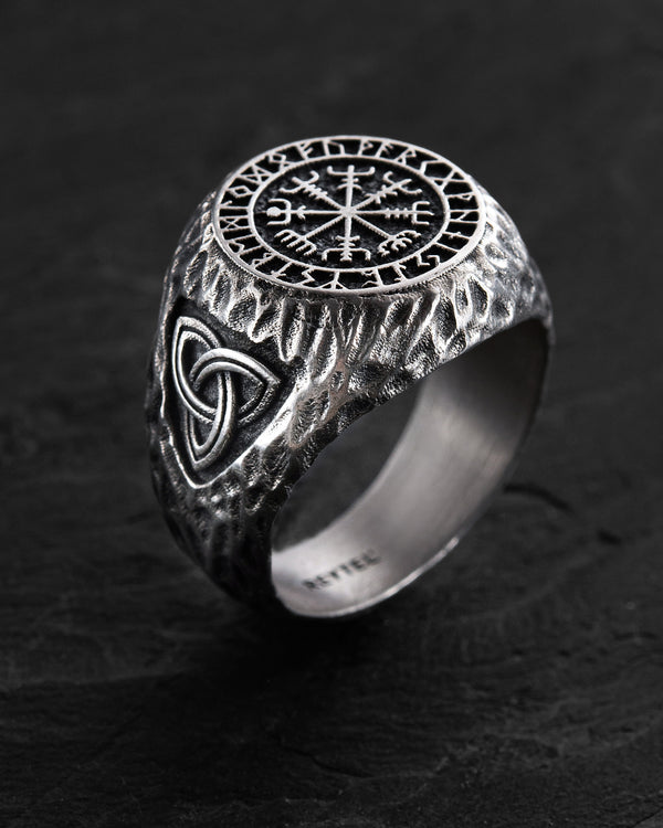 Bague en argent VEGVISIR. RUNES