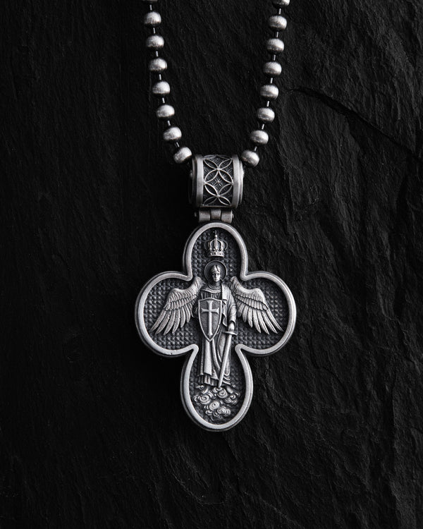 Croix d'argent MESSIE. INRI