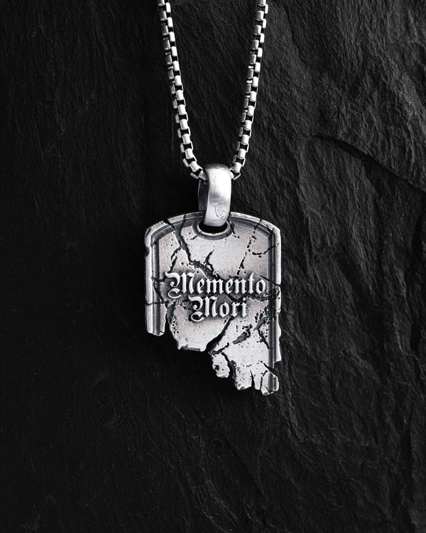 Silver pendant SCRIPTUM. MEMENTO MORI