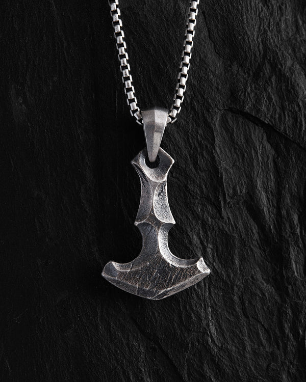 Ciondolo in argento IL MARTELLO VICHINGO DI THOR