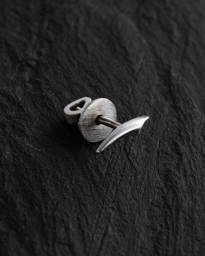 Boucle d'oreille unique en argent FANG