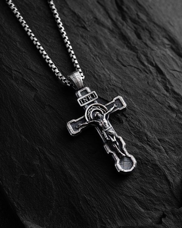 Croix en argent FILIUS UNIGENITUS DEI. INRI
