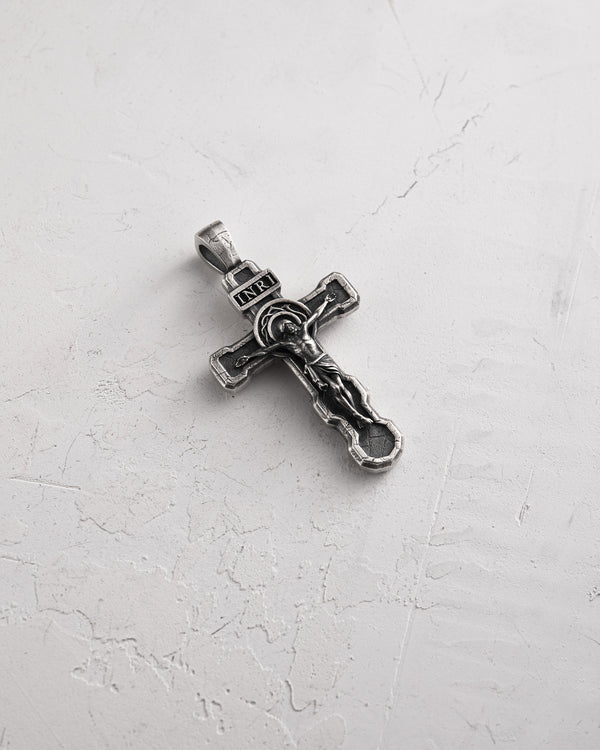 Croix en argent FILIUS UNIGENITUS DEI. INRI