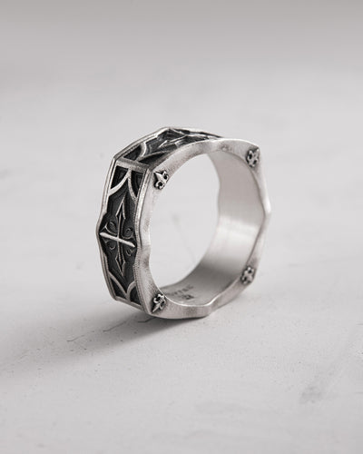 Bague en argent SANCTUM. FLEUR DE LIS