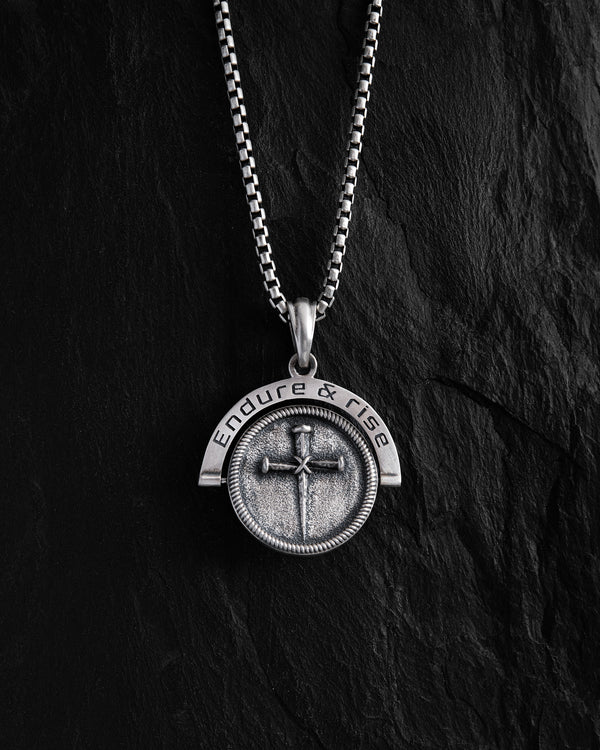 Silver pendant BETENDE HÄNDE