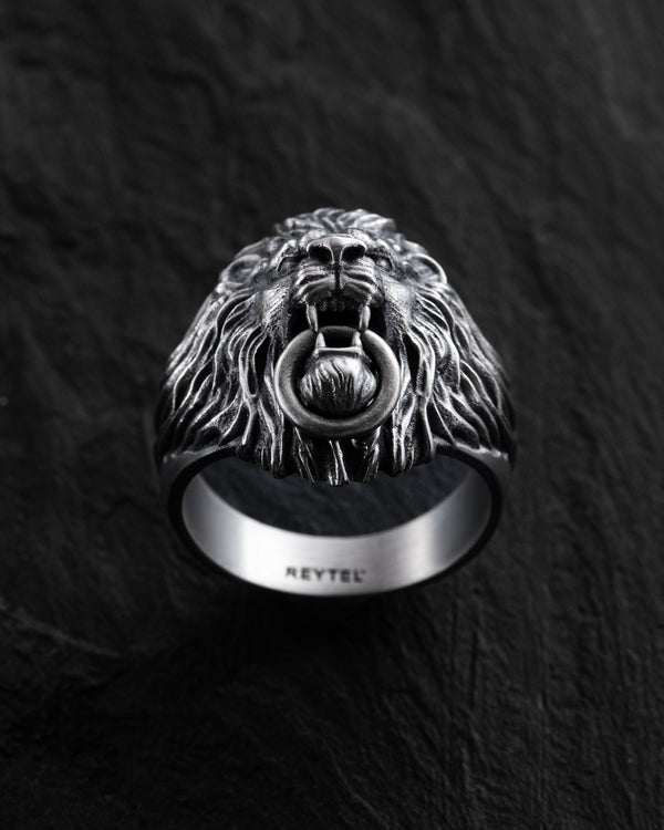 Silver ring THE LION