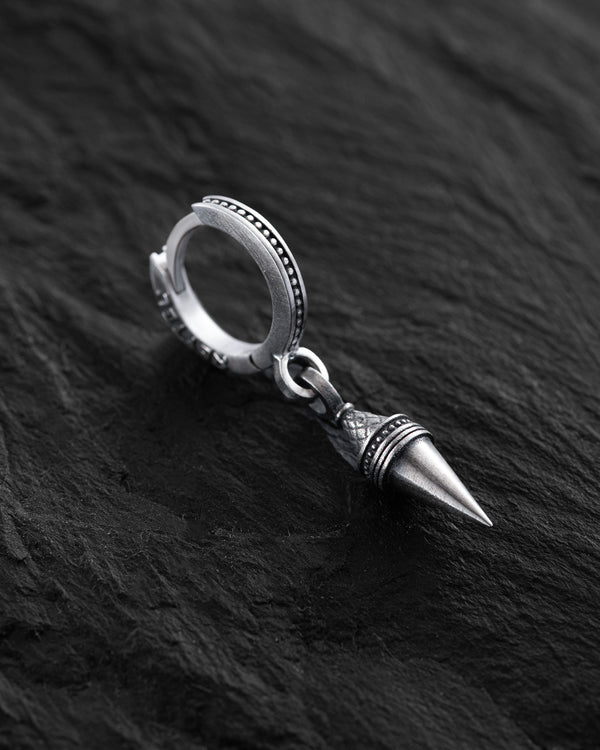 Boucle d'oreille unique en argent APEX