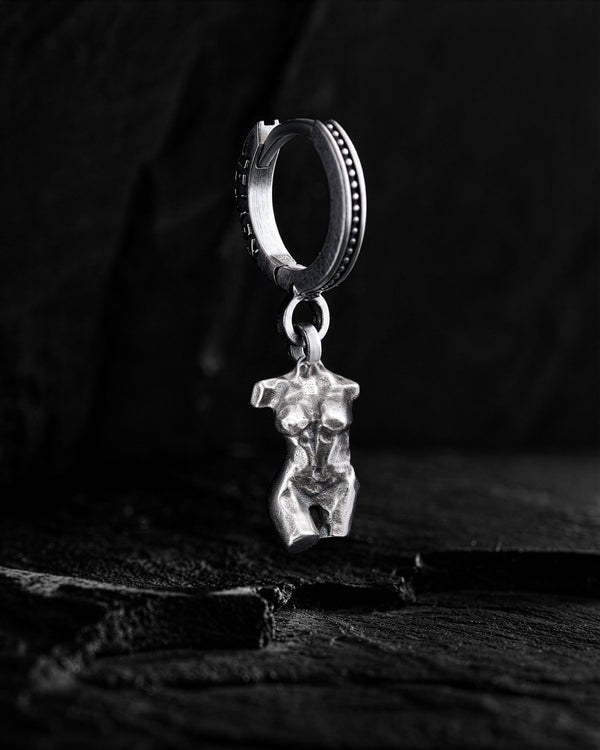 Boucle d'oreille unique en argent VENUSTAS