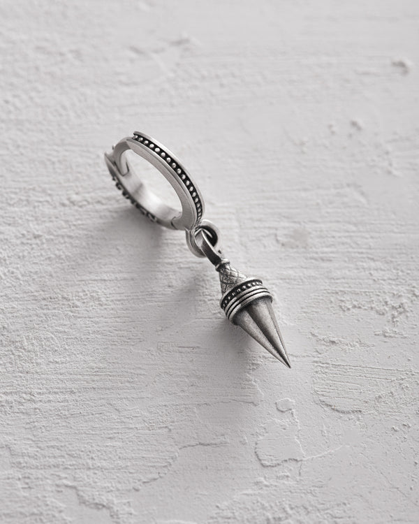 Boucle d'oreille unique en argent APEX