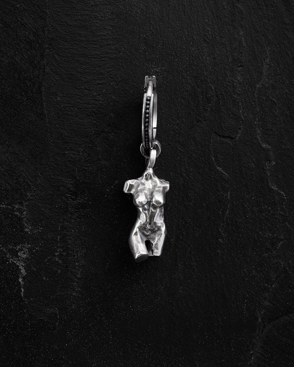 Boucle d'oreille unique en argent VENUSTAS
