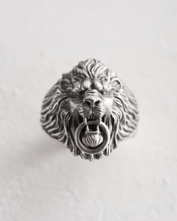 Silver ring THE LION