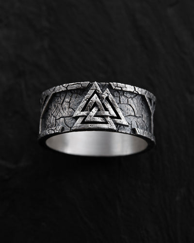 Anello in argento VALKNUT. RUNE