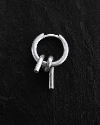 Orecchino a cerchio in argento RISE